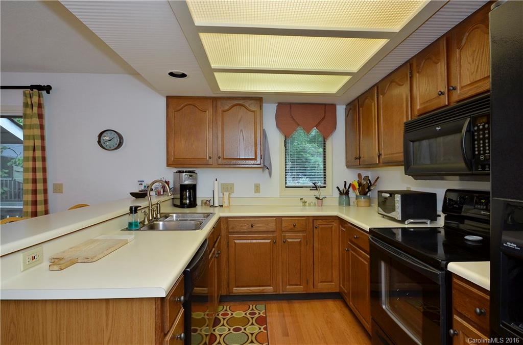 152 Cove Loop Road, Unit 152 Hendersonville, NC 28739 - Photo 8 of 15 Gallery Image 8