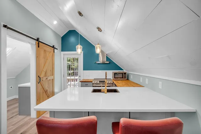 $1,650 | 10 Wallace Brook Road, Brookline, NH 03033