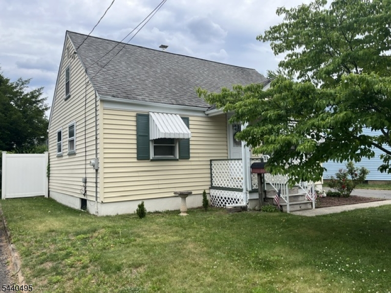 412 2nd Street Middlesex, NJ 08846 - Photo 3 of 7