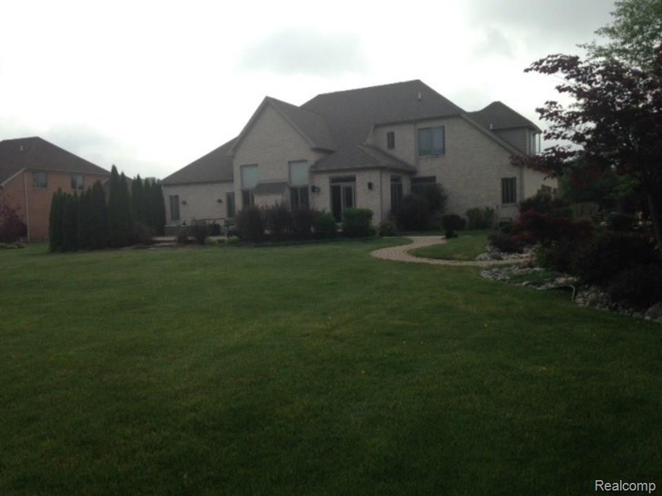 223 Golfview Way Monroe, MI 48162 - Photo 4 of 12 backyard 223.jpg