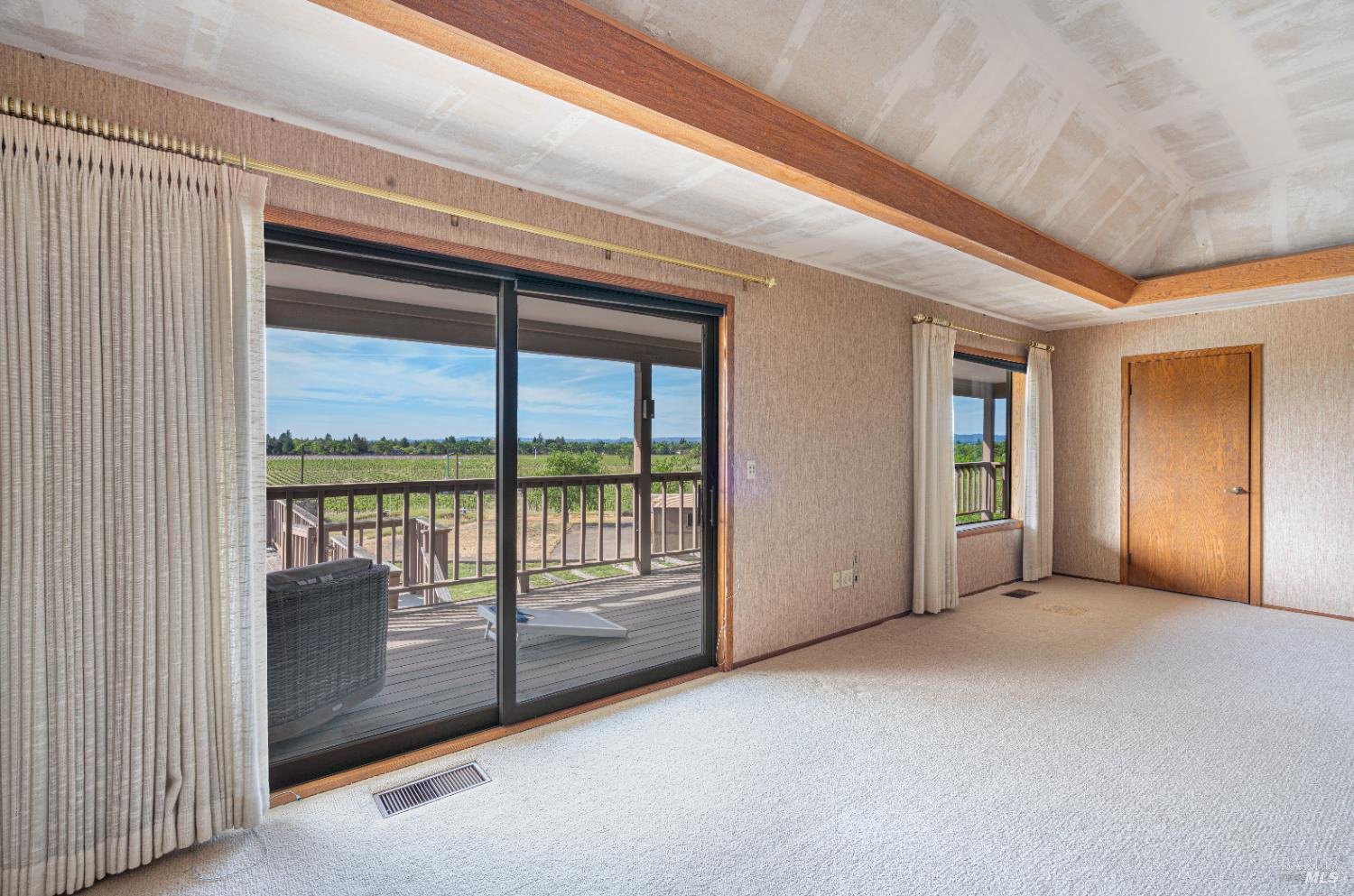 590 Pleasant Avenue Santa Rosa, CA 95403 - Photo 35 of 84 a view of an empty room with glass door