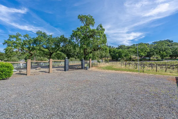 $1,590,000 | 590 Pleasant Avenue, Santa Rosa, CA 95403