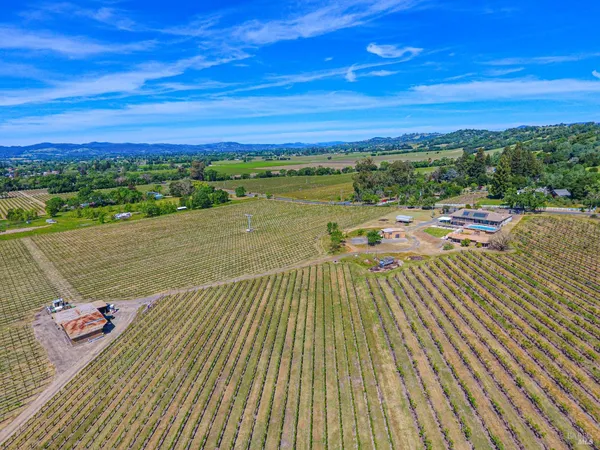 $1,590,000 | 590 Pleasant Avenue, Santa Rosa, CA 95403