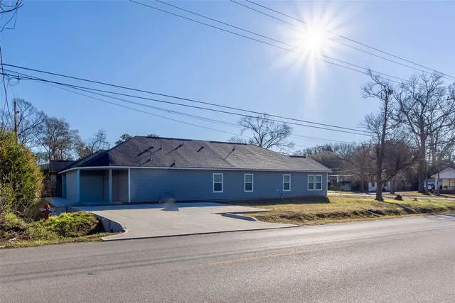 $389,990 | 207 South Campbell Street, Unit A/B, Willis, TX 77378