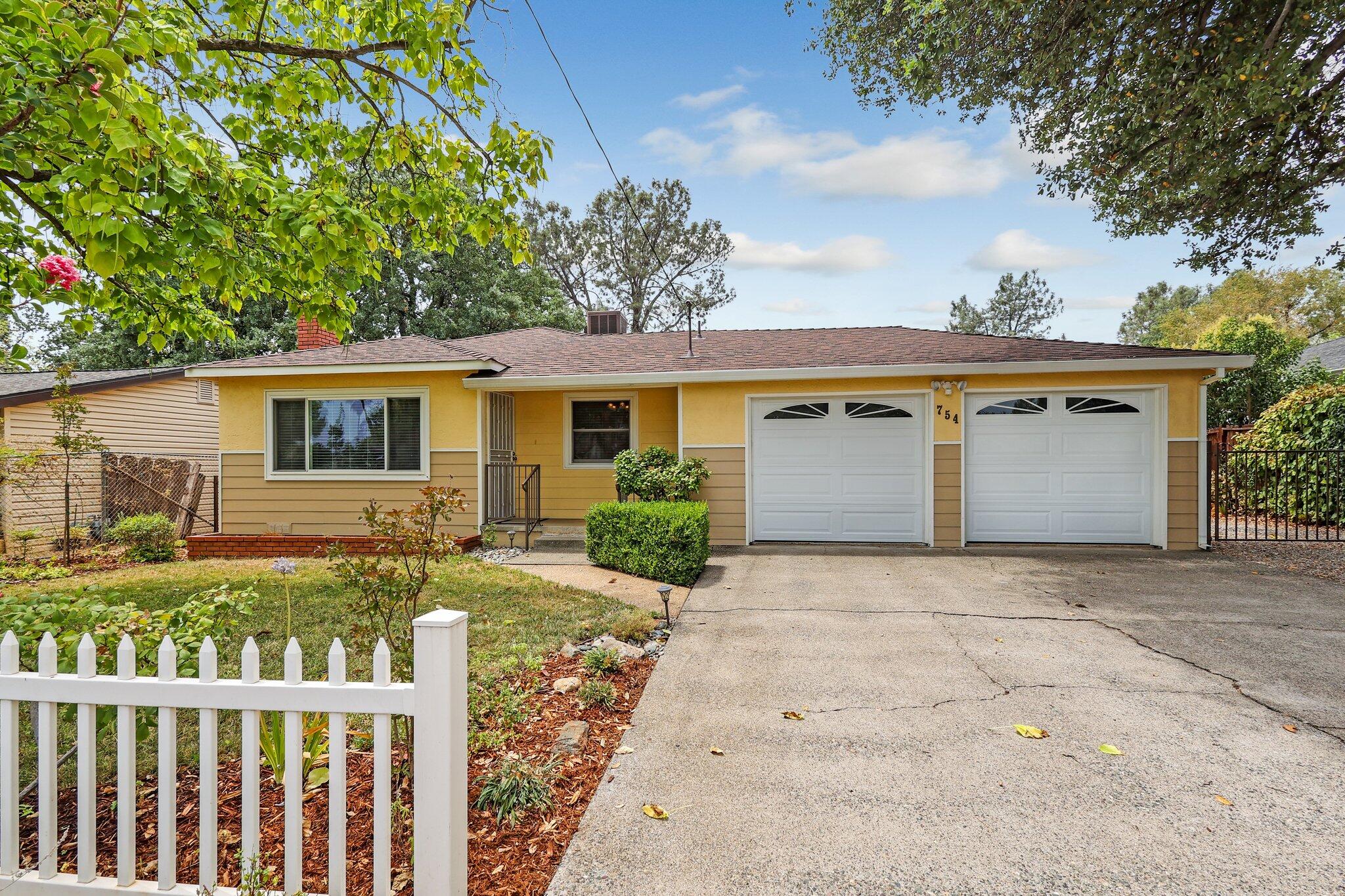 754 Ridge Road Redding, CA 96003 - Photo 28 of 29 23-web-or-mls-8Q0A1370