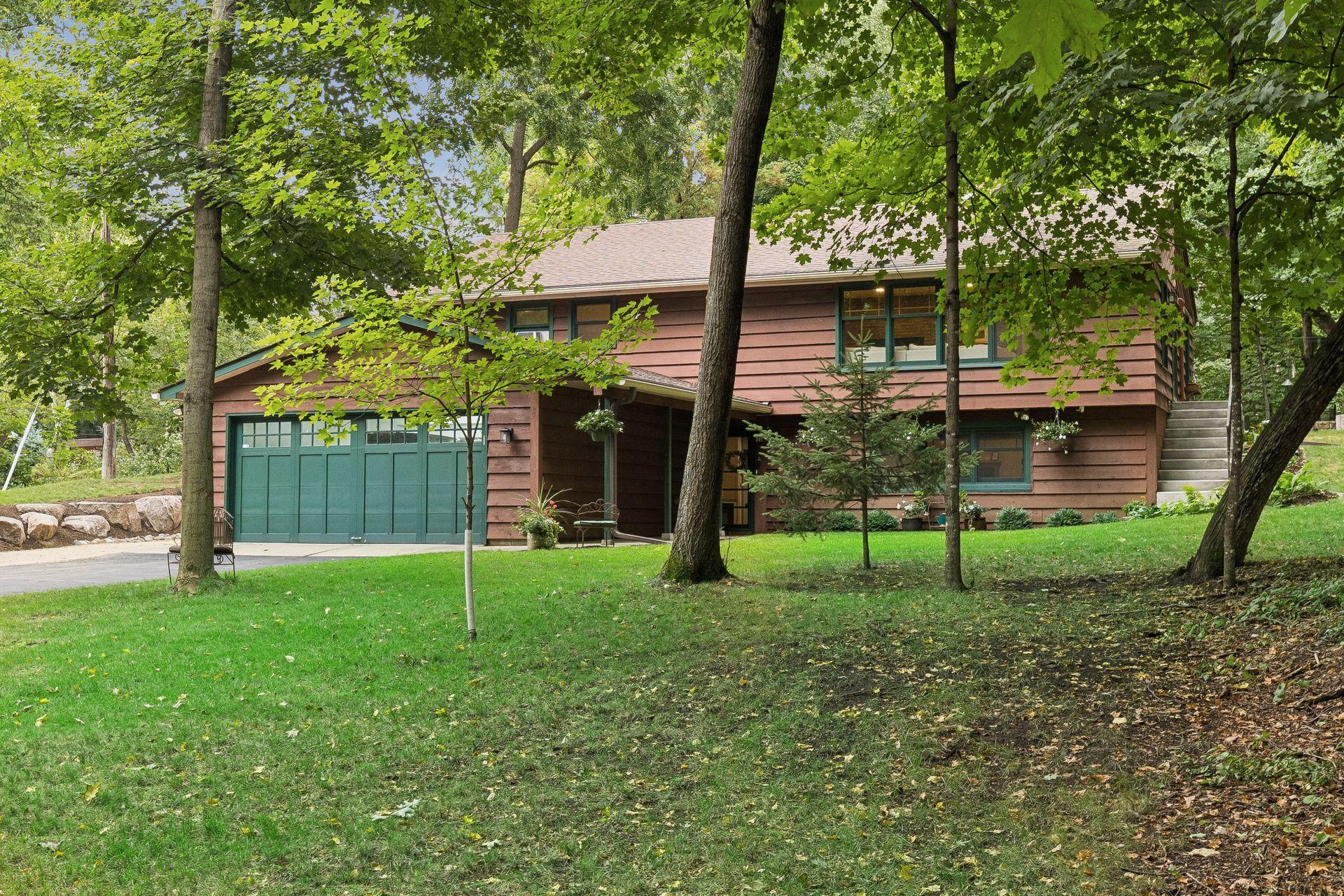 16609 Hidden Valley Road Minnetonka, MN 55345 - Photo 3 of 34 Gallery Image 3