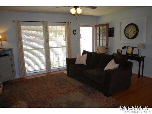 23 Hillview Road Asheville, NC 28805 - Photo 5 of 18 Gallery Image 5