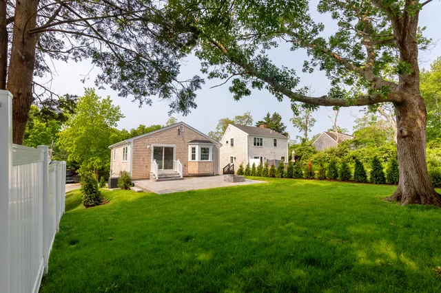 $950,000 | 33 Dexter Avenue, Sandwich, MA 02563