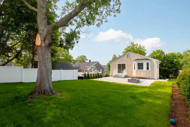 $950,000 | 33 Dexter Avenue, Sandwich, MA 02563