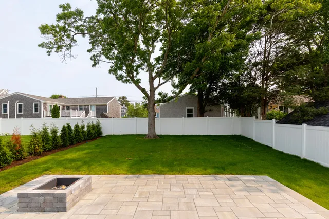 $950,000 | 33 Dexter Avenue, Sandwich, MA 02563