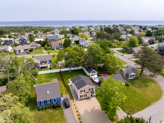 $950,000 | 33 Dexter Avenue, Sandwich, MA 02563