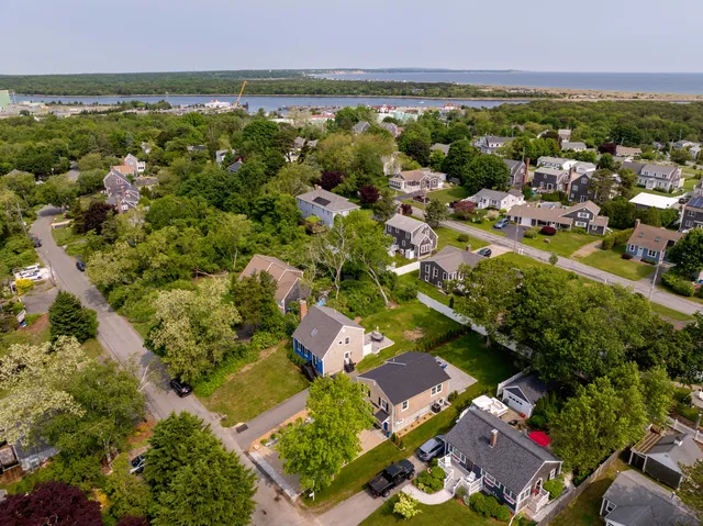 $950,000 | 33 Dexter Avenue, Sandwich, MA 02563