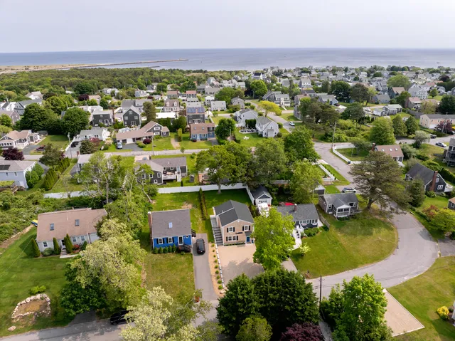 $950,000 | 33 Dexter Avenue, Sandwich, MA 02563