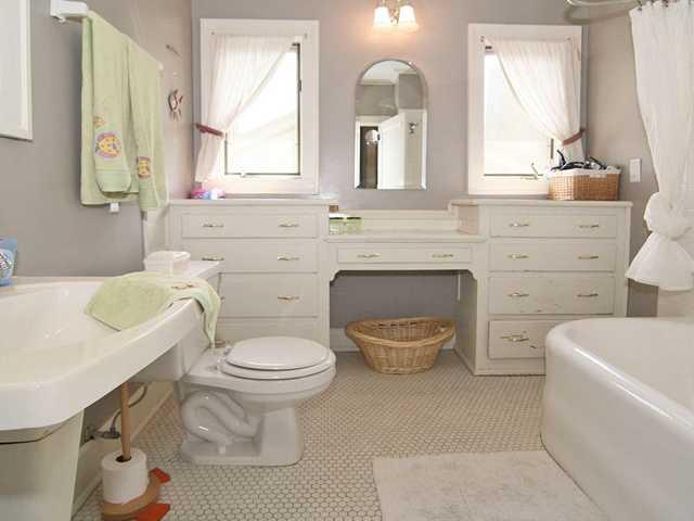 146 Berkley Road Indianapolis, IN 46208 - Photo 13 of 19 Gallery Image 13