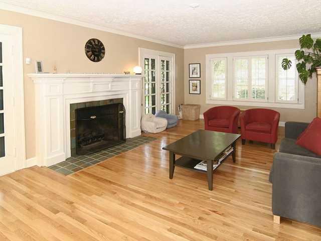 146 Berkley Road Indianapolis, IN 46208 - Photo 4 of 19 Gallery Image 4