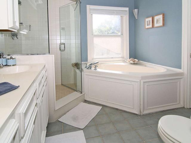 146 Berkley Road Indianapolis, IN 46208 - Photo 10 of 19 Gallery Image 10