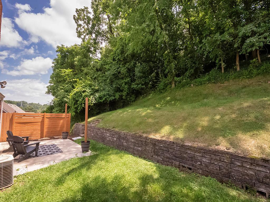1312 Main Street Bridgeville, PA 15017 - Photo 4 of 23