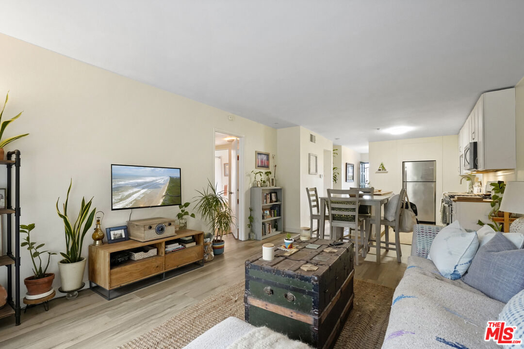 6472 Cavalleri Road, Unit B Malibu, CA 90265 - Photo 9 of 25