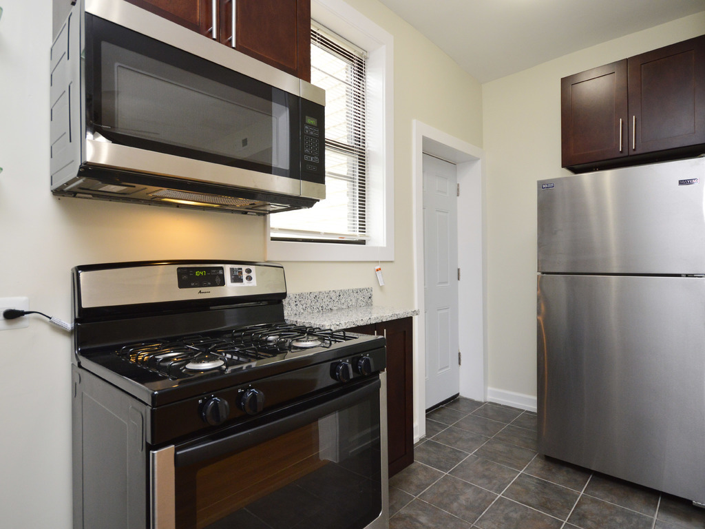 4208 North Pulaski Road, Unit 3W Chicago, IL 60641 - Photo 10 of 16