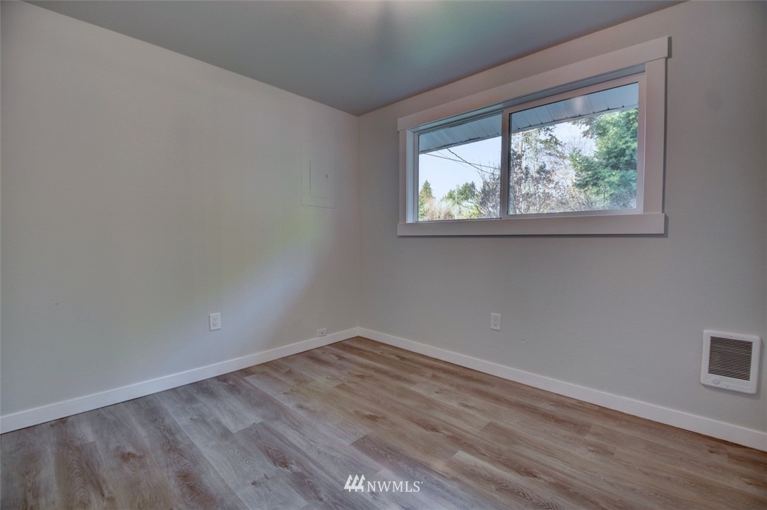 6410 Zangle Road Northeast Olympia, WA 98506 - Photo 17 of 21 Gallery Image 17