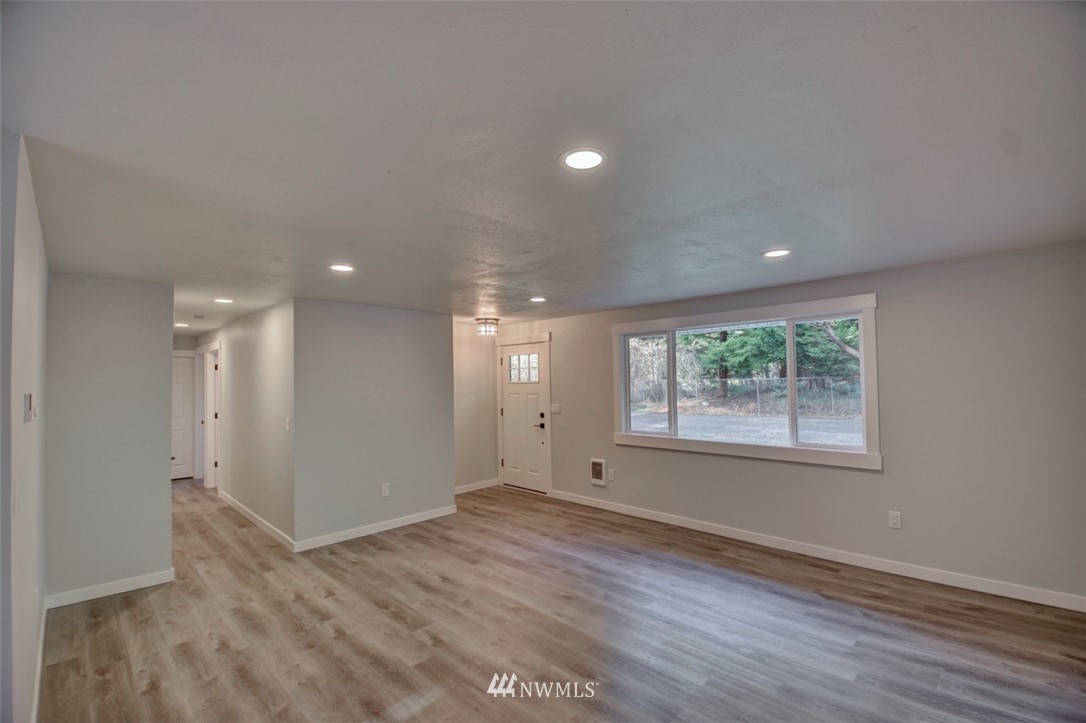 6410 Zangle Road Northeast Olympia, WA 98506 - Photo 3 of 21 Gallery Image 3