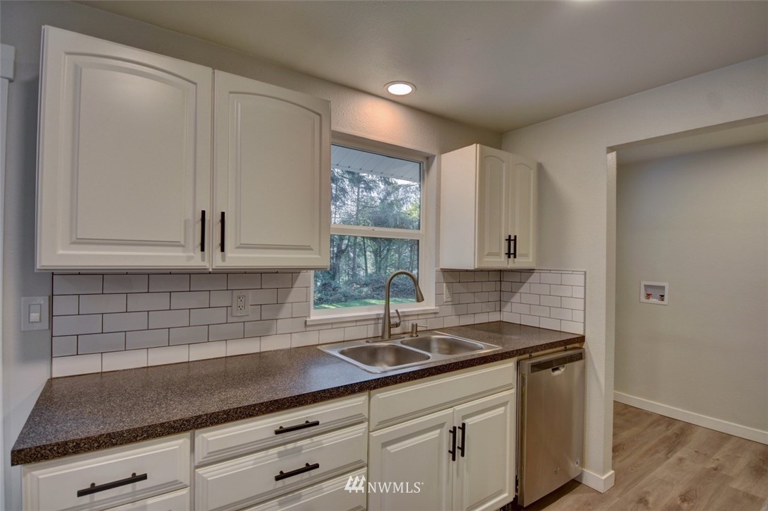 6410 Zangle Road Northeast Olympia, WA 98506 - Photo 6 of 21 Gallery Image 6