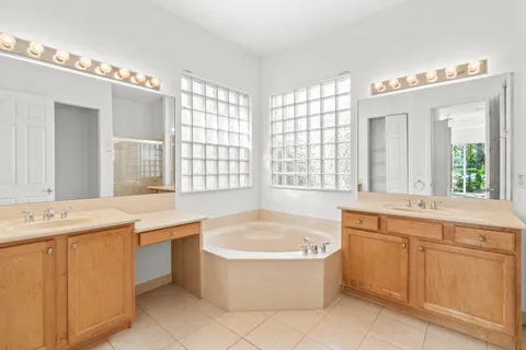 $689,900 | 8688 Woodgrove Harbor Lane, Boynton Beach, FL 33473