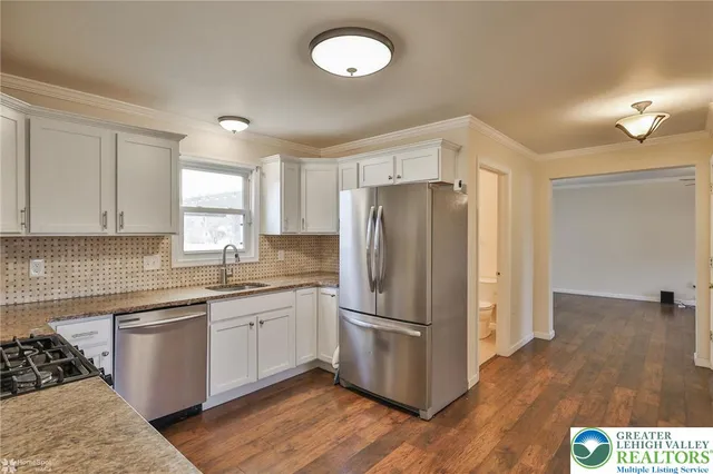 $3,200 | 2811 Kingsview Avenue, Easton, PA 18045