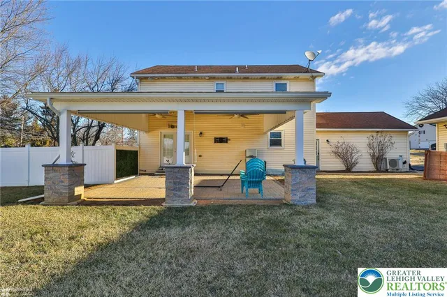 $3,200 | 2811 Kingsview Avenue, Easton, PA 18045