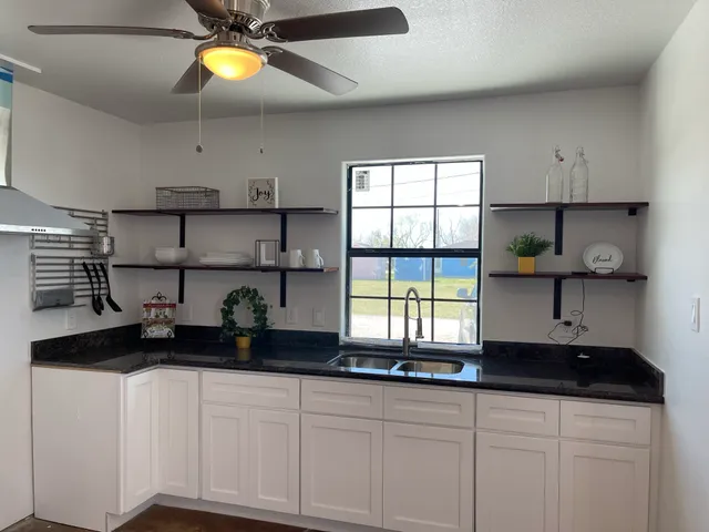 $1,350 | 410 Sugar Haven, Unit A, Kendleton, TX 77451
