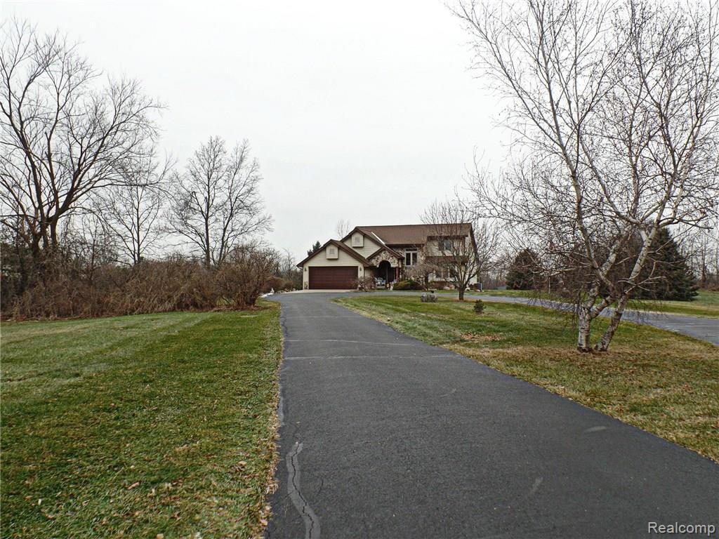 147 North Hayes Road Lapeer, MI 48446 - Photo 2 of 56 SAM_6877.JPG