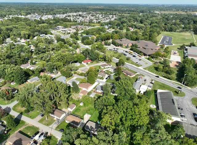 $33,000 | 3907 Wildwood Avenue, Valparaiso, IN 46383