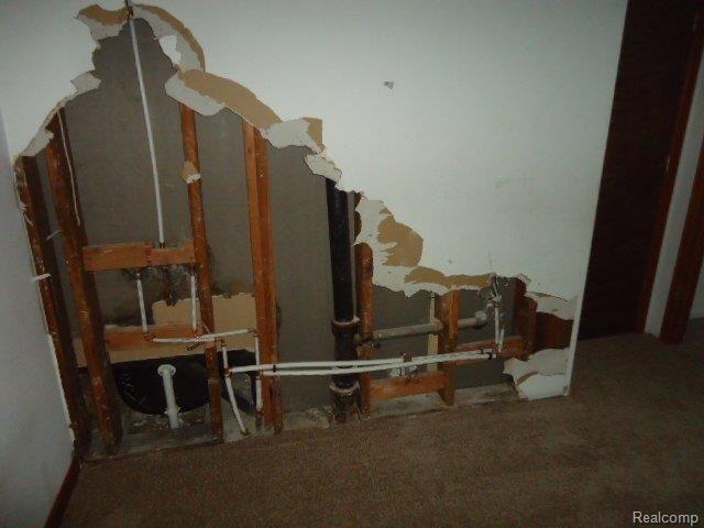 261-913324-Bedroom 2-2.JPG