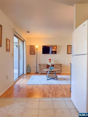$1,995 | 700 Schuyler Avenue, Unit A21, Kearny, NJ 07032