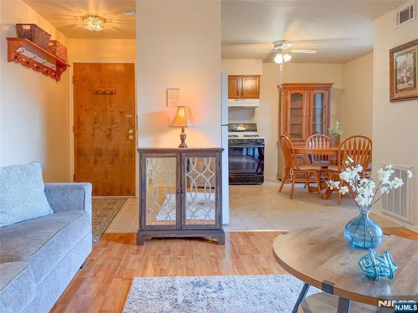 $1,995 | 700 Schuyler Avenue, Unit A21, Kearny, NJ 07032