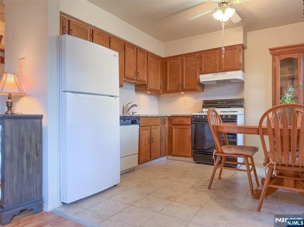 $1,995 | 700 Schuyler Avenue, Unit A21, Kearny, NJ 07032