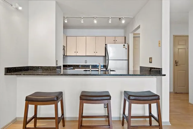 $1,650 | 270 East Highland Avenue, Unit 632, Milwaukee, WI 53202