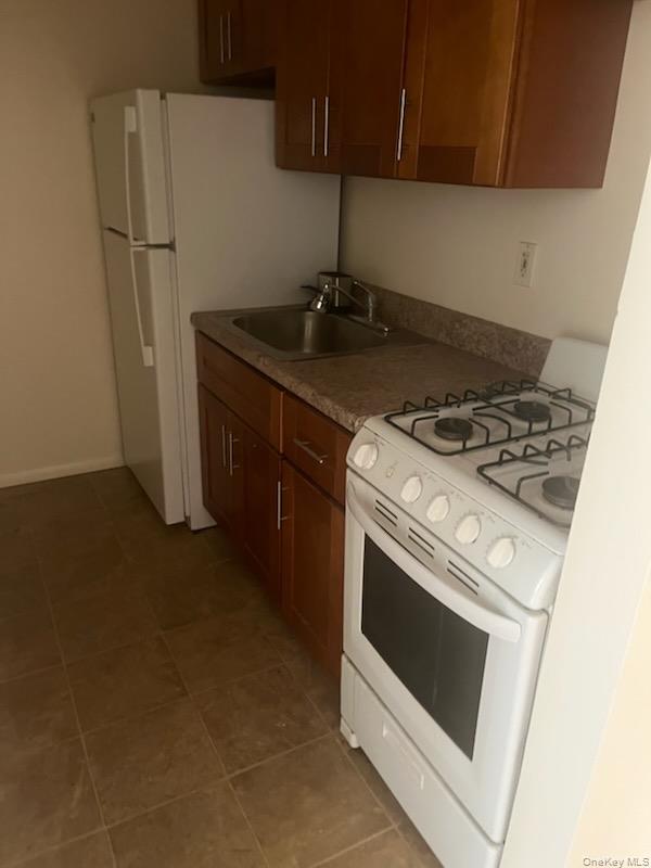 101 North Middletown Road, Unit B Pearl River, NY 10965 - Photo 2 of 15