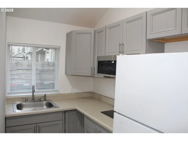 $439,900 | 430 Northeast 94th Avenue, Portland, OR 97220