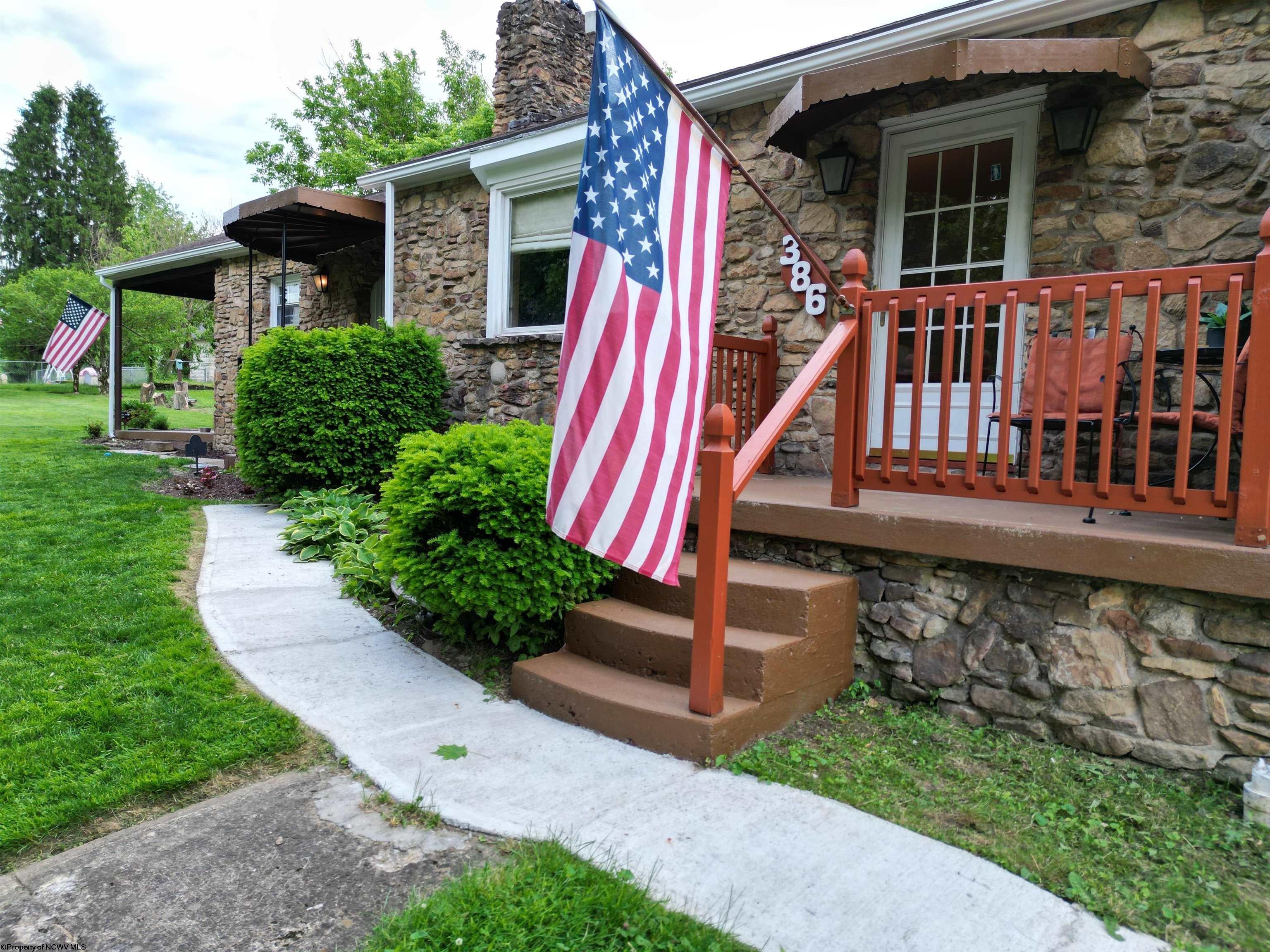 386 Monroe Street Rivesville, WV 26588 - Photo 2 of 32 Gallery Image 2