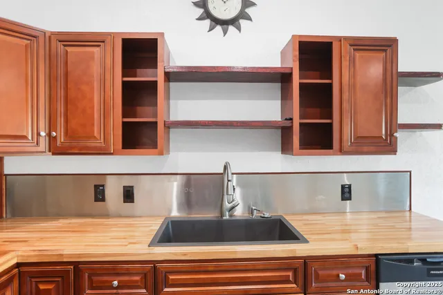 $1,550 | 8611 Key Windy Way, Unit 2, Converse, TX 78109