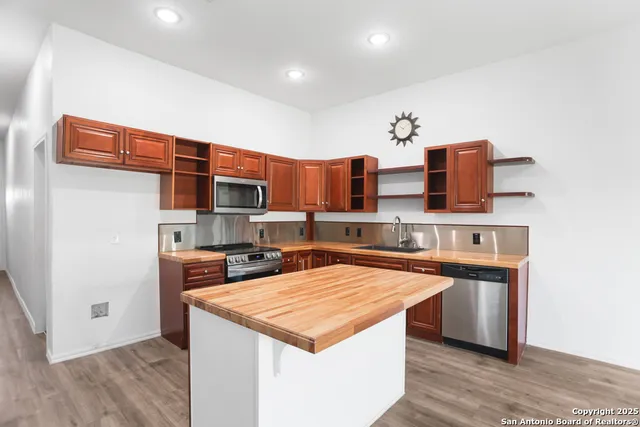 $1,550 | 8611 Key Windy Way, Unit 2, Converse, TX 78109