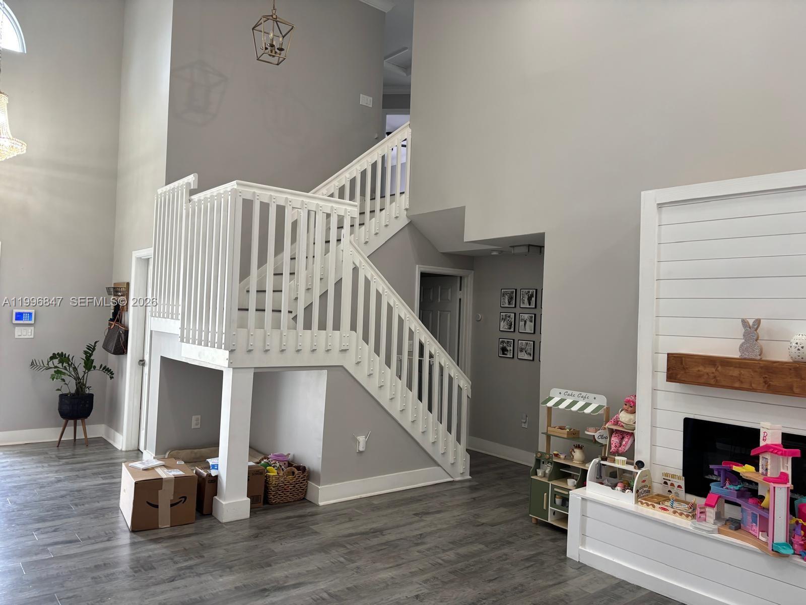 15891 Southwest 76th Street Miami, FL 33193 - Photo 11 of 35