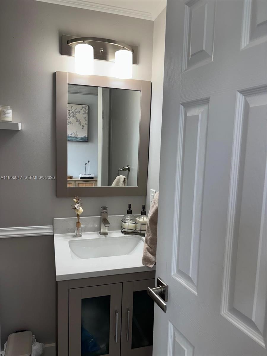 15891 Southwest 76th Street Miami, FL 33193 - Photo 12 of 35