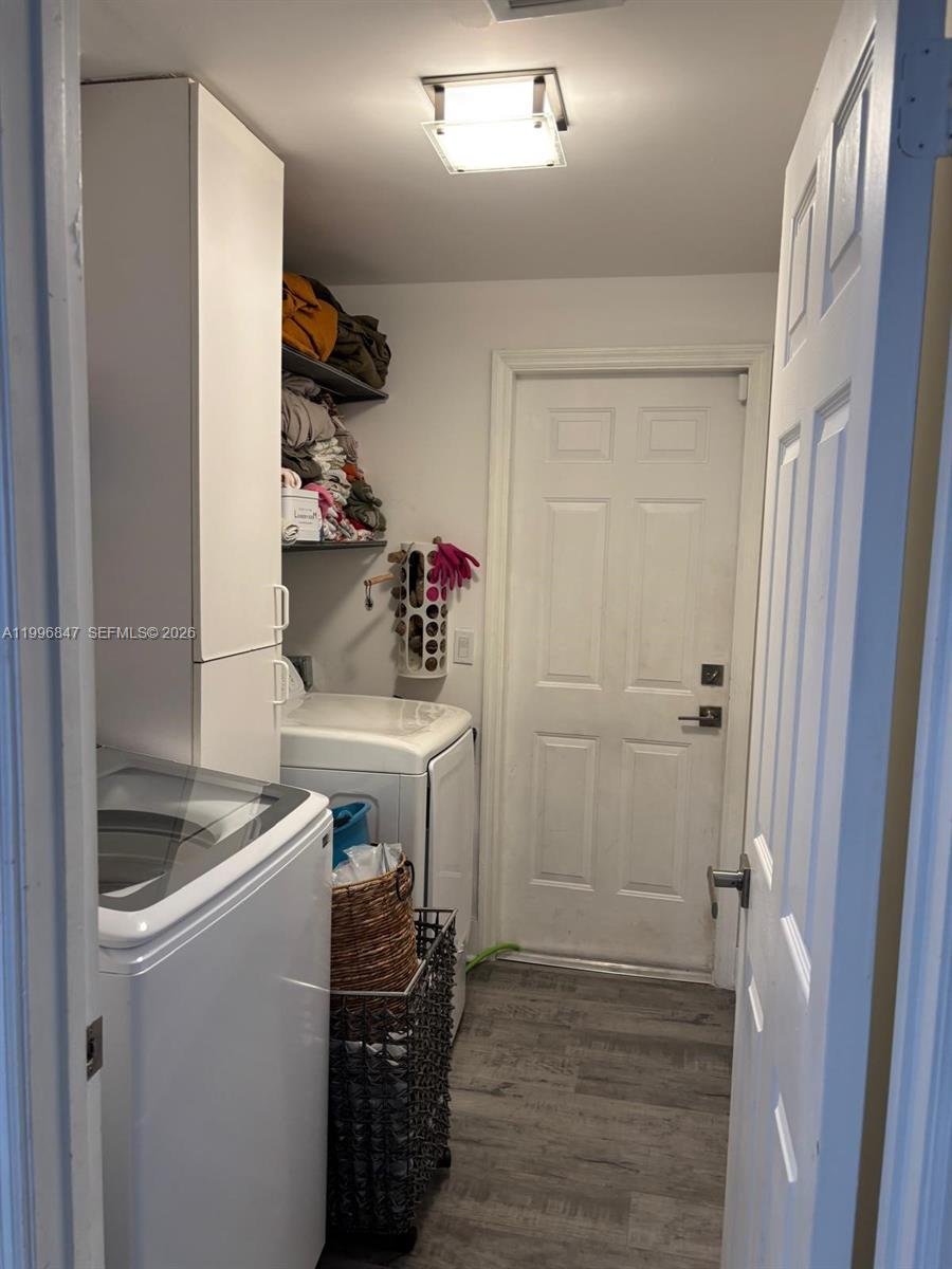 15891 Southwest 76th Street Miami, FL 33193 - Photo 20 of 35