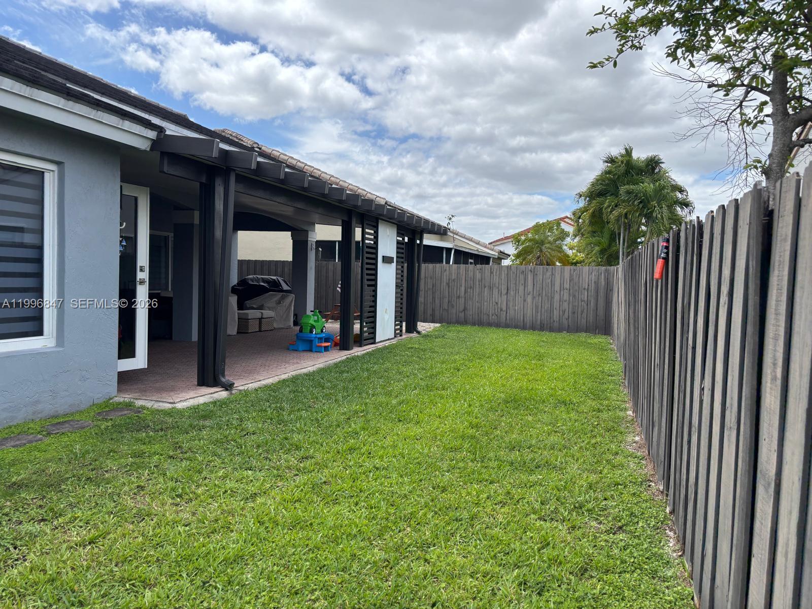 15891 Southwest 76th Street Miami, FL 33193 - Photo 33 of 35