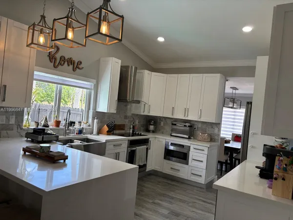 $850,000 | 15891 Southwest 76th Street, Miami, FL 33193