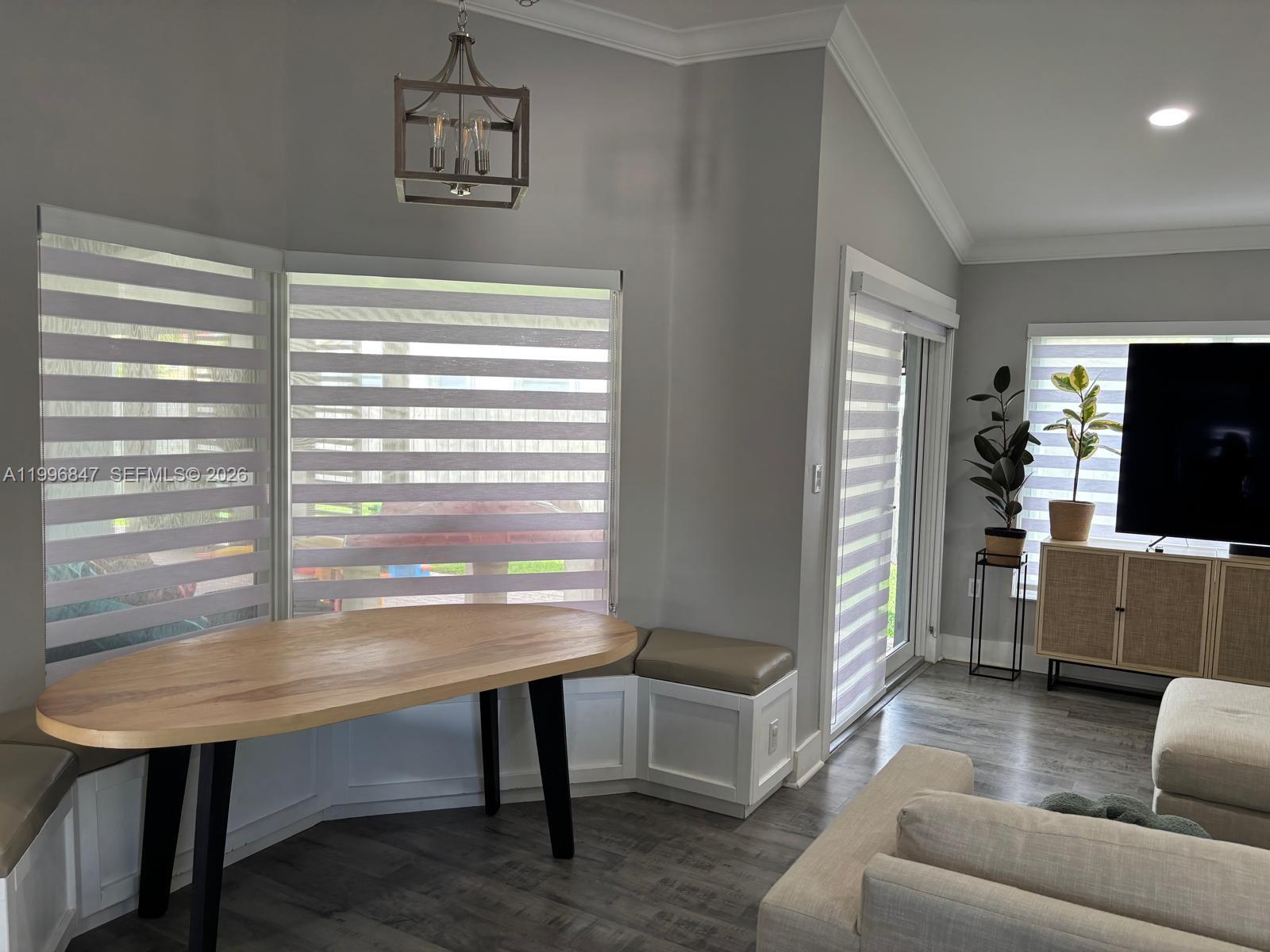 15891 Southwest 76th Street Miami, FL 33193 - Photo 7 of 35