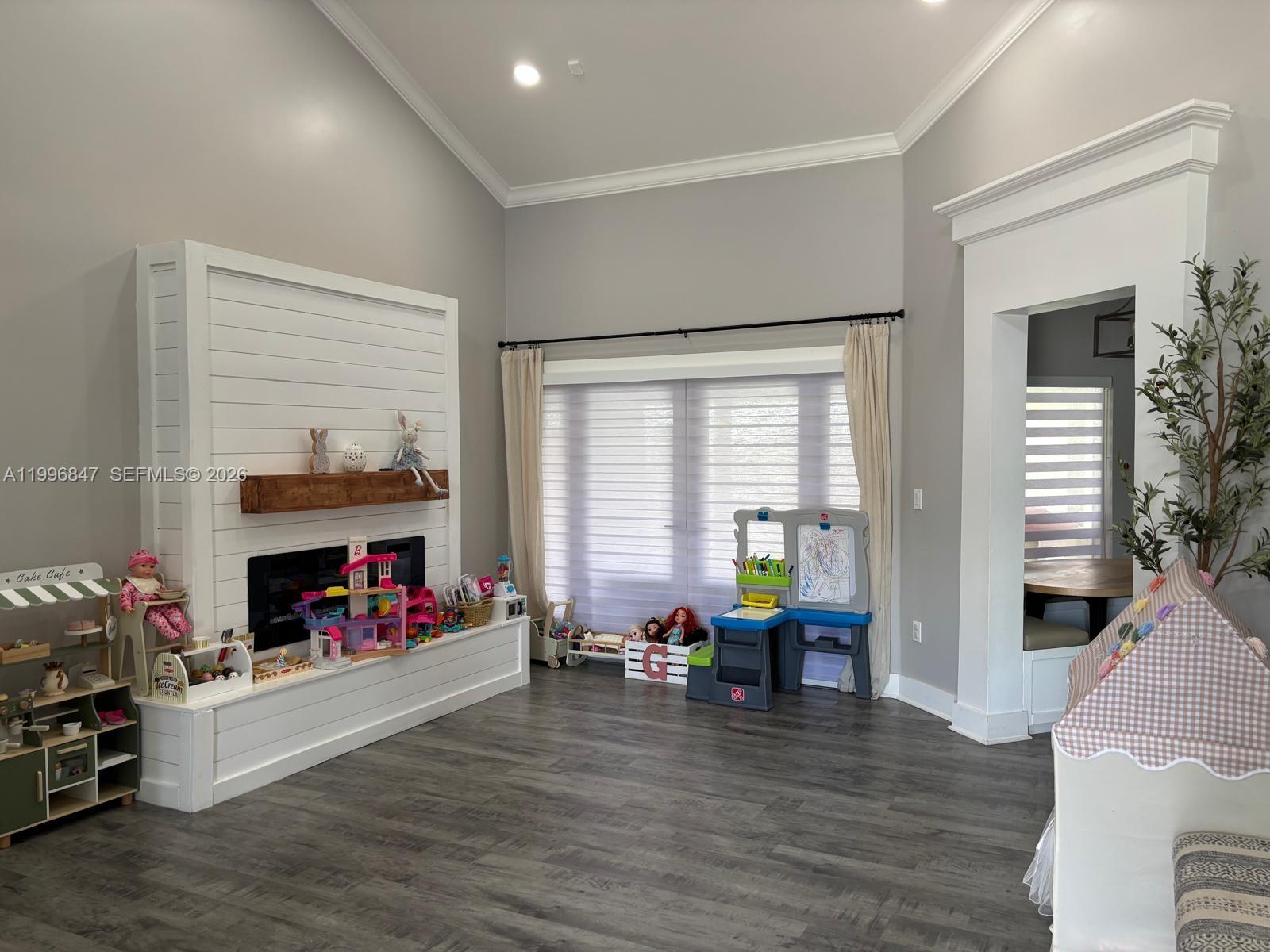 15891 Southwest 76th Street Miami, FL 33193 - Photo 10 of 35