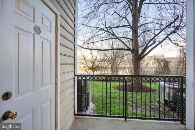 $2,000 | 1601 Spring Gate Dr., Unit 1106, McLean, VA 22102